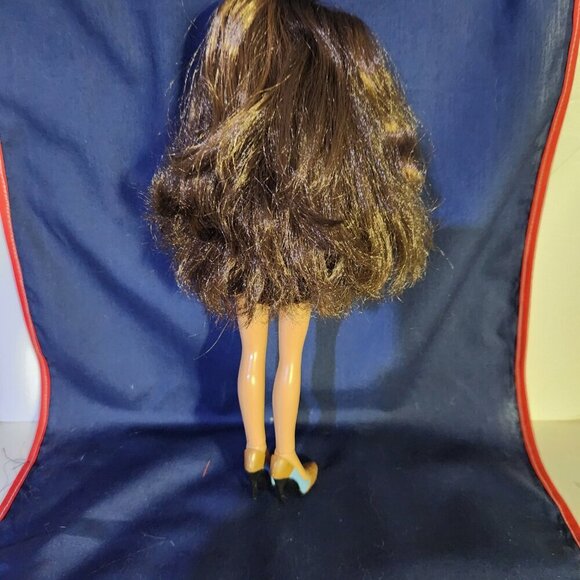 Bratz Doll 2001 Doll Brown Hair Brown and Grey Eyes Blue Eye Shadow Red … - Picture 7 of 9